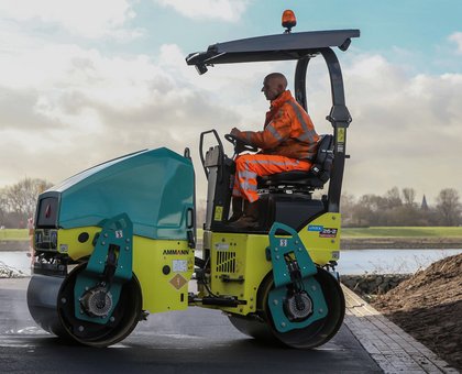 Ammann Baumaschinentransporter Alternative Antriebe