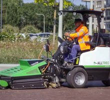 Geräteträger für Ganztagseinsatz Iseki Elektromobilität Kommunaltechnik