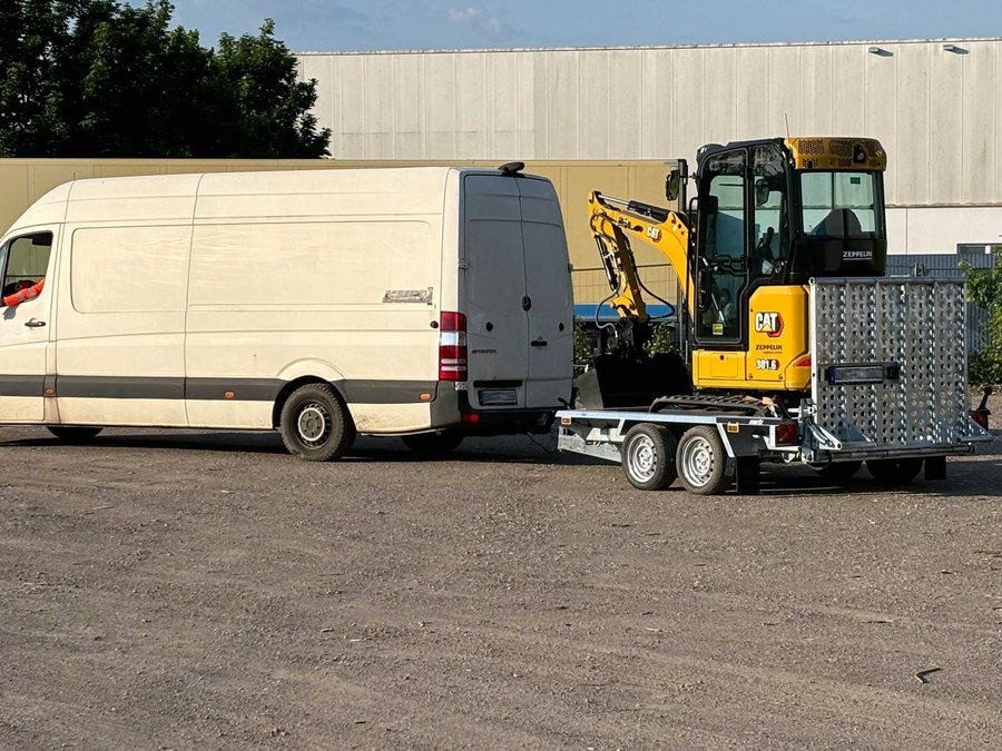 Caterpillar Glasfaserausbau Bagger und Lader