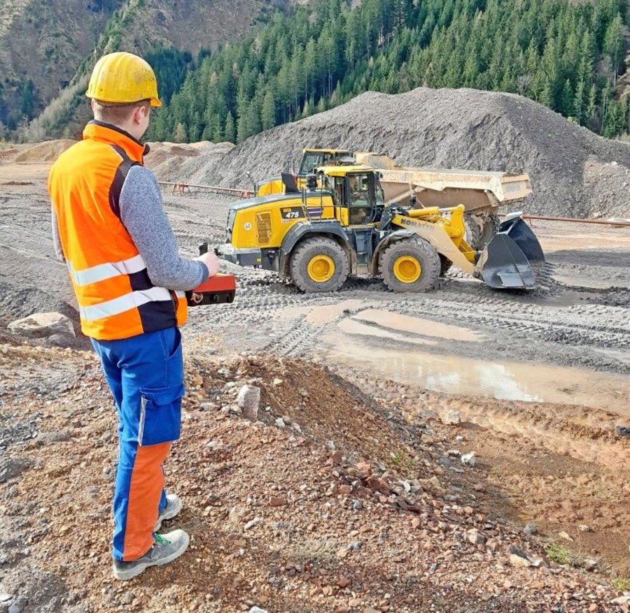 Kuhn Radlader Bagger und Lader