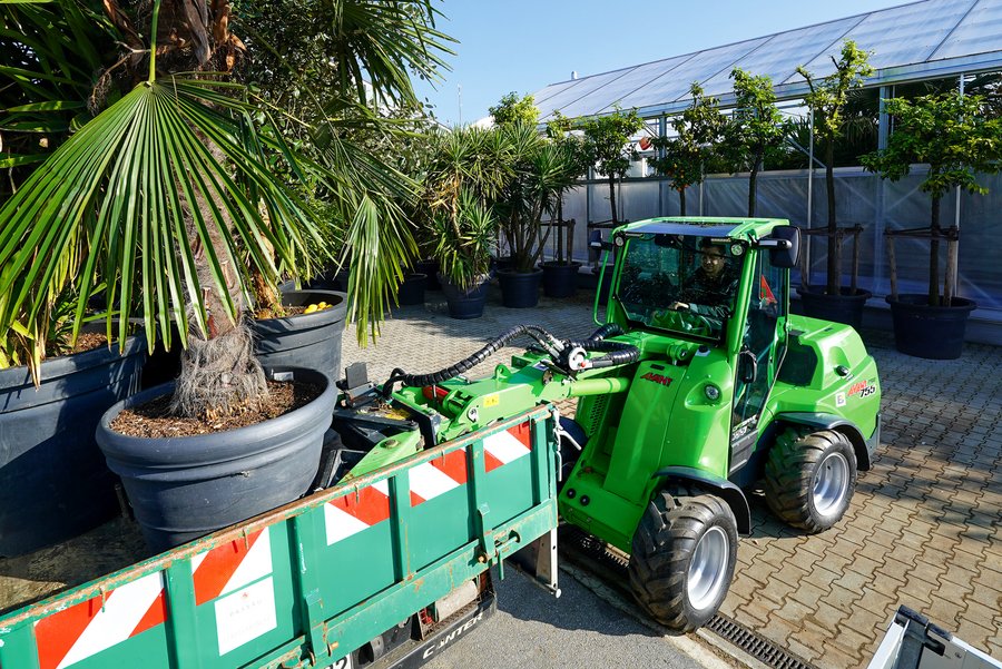 Gartenbau Anbaugeräte