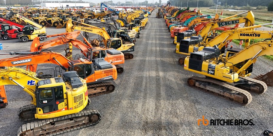 Ritchie Bros. Auctioneers Gebrauchtmaschine Baumaschinenhandel und -vermietung