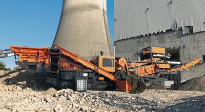 Recyclinganlage beim Abriss eines Kernkraftwerkes im Einsatz