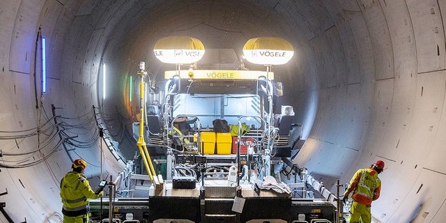 Feste Fahrbahn für Schienenverkehr im Albvorlandtunnel erstellt