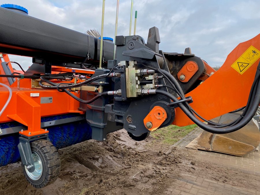 Tibatek Baumaschinentransporter Anbaugeräte