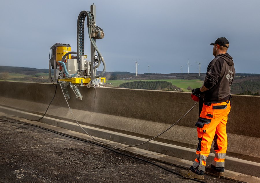 HSK Fugen- und Betonsanierung Fugenschneider Beton