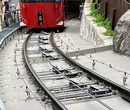 Bahntrasse mit Flüssigkunststoff abgedichtet