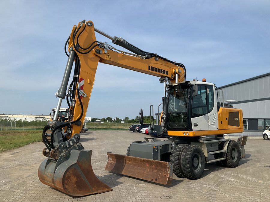 Ritchie Bros. Auctioneers Gebrauchtmaschine Baumaschinenhandel und -vermietung