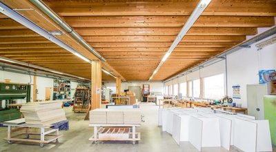 Holzhallen speziell für Tischlerei- und Schreinereibetriebe im Sortiment
