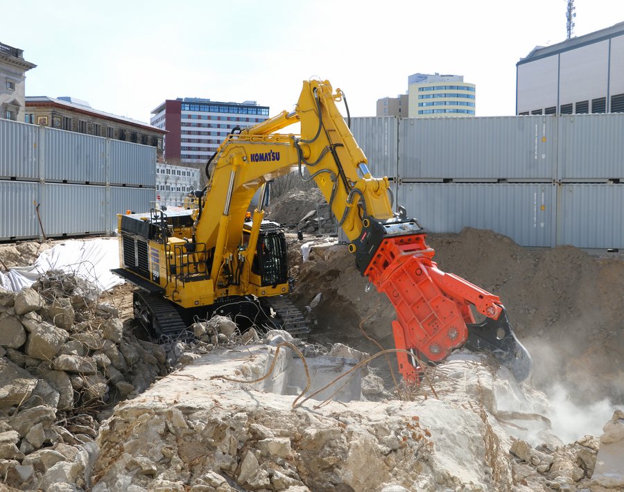 Komatsu Abbruchwerkzeuge Abbrucharbeiten